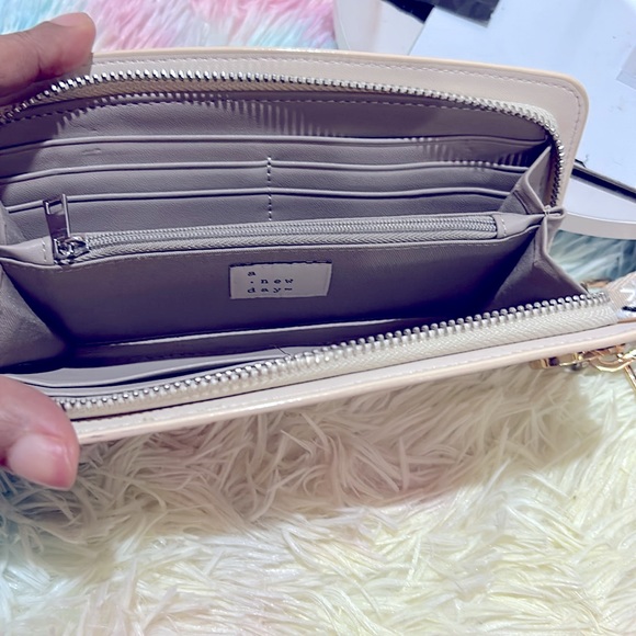 NWOT A New Day Shoulder Bag & Wallet you can Use this as A Hang on Shoulder - Picture 14 of 15
